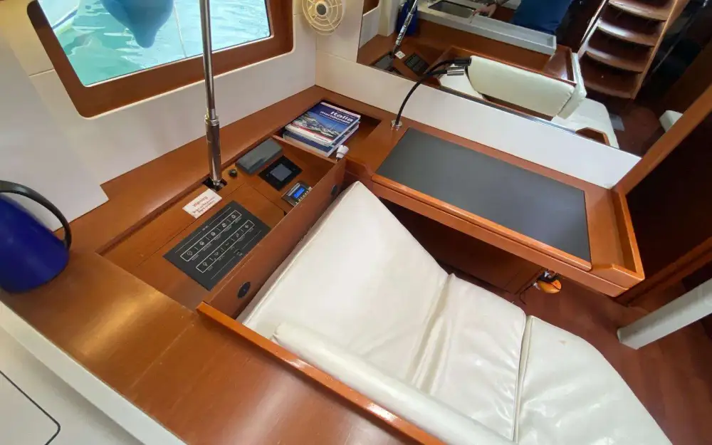 slider 36 Beneteau Oceanis 51.1