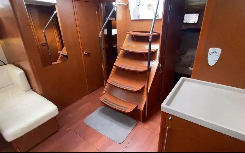 slider 3 Beneteau Oceanis 51.1