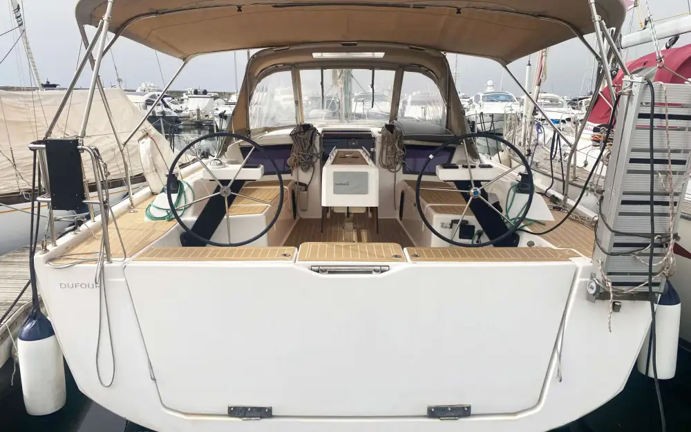 slider 0 Dufour  390 Grand Large
