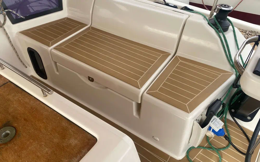 slider 12 Dufour 390