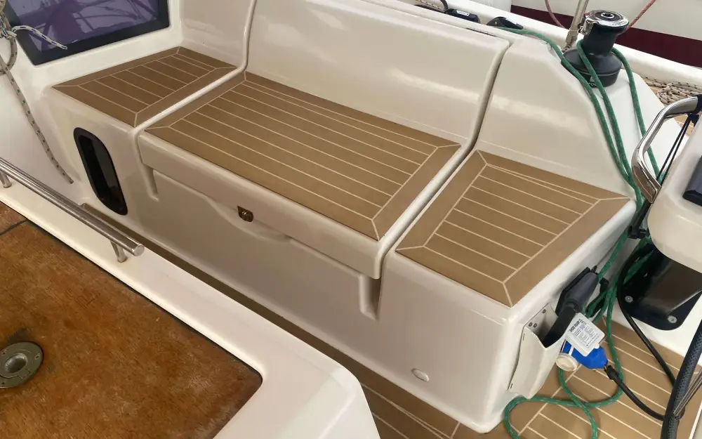 slider 12 Dufour  390 Grand Large