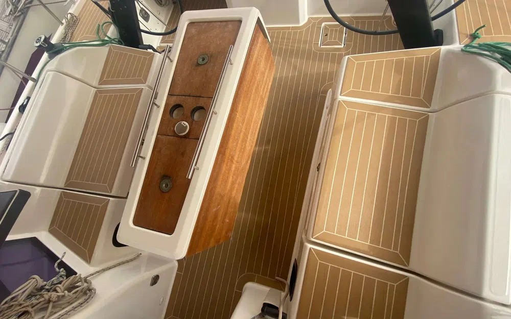 slider 37 Dufour 390