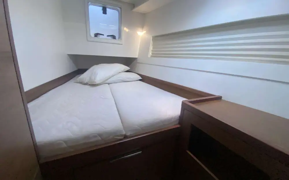 slider 5 Lagoon  40