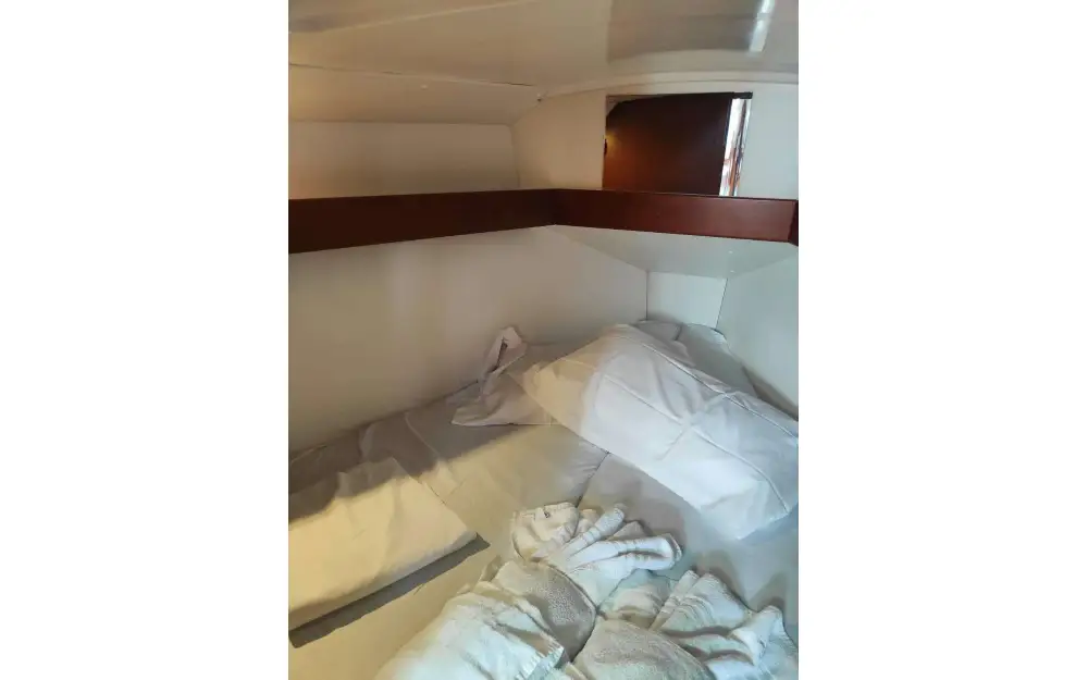 slider 1 Beneteau Oceanis 31
