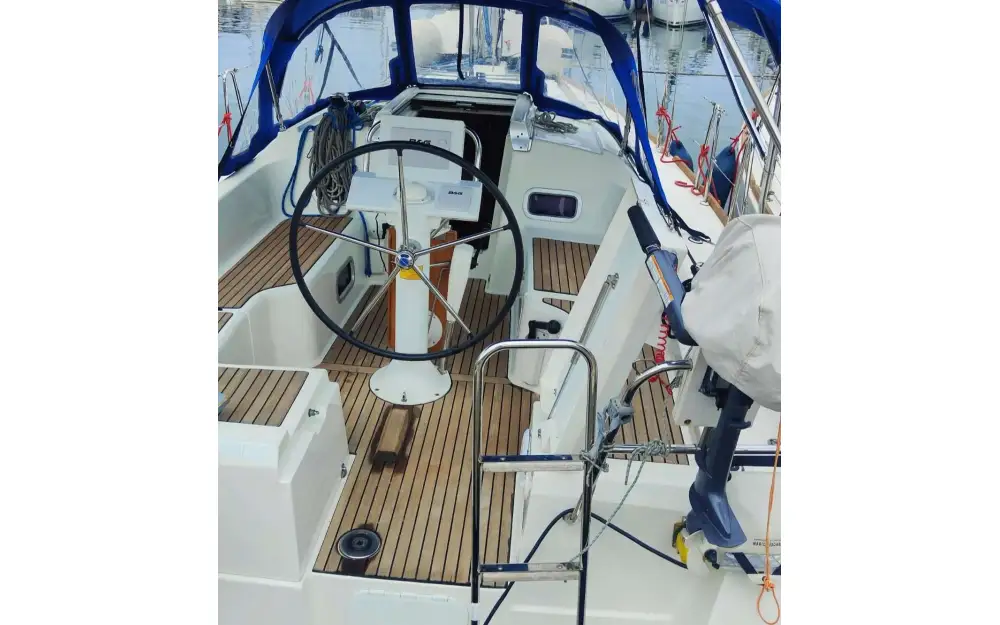 slider 5 Beneteau Oceanis 31