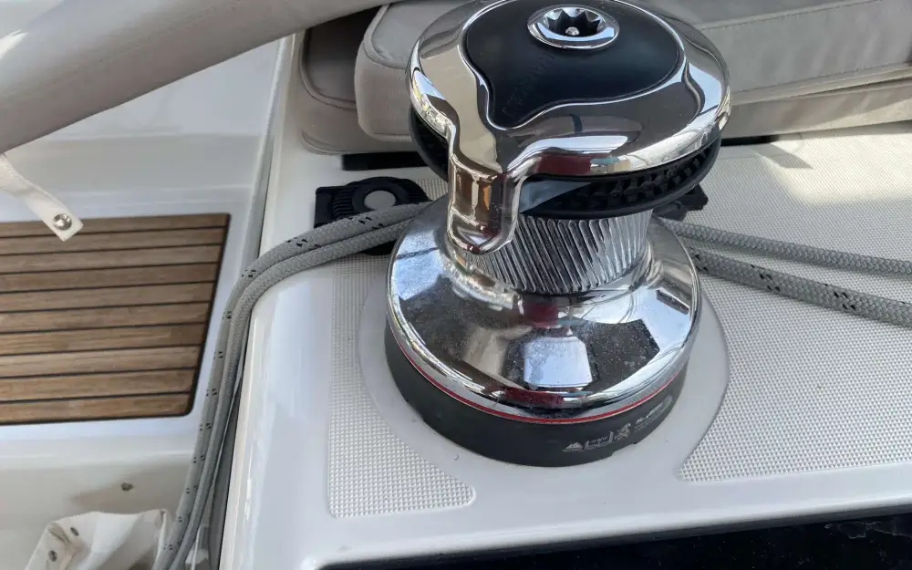 slider 9 Beneteau Oceanis 48