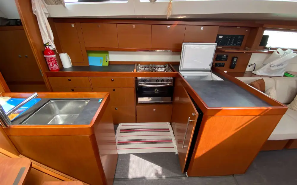 slider 25 Beneteau Oceanis 48