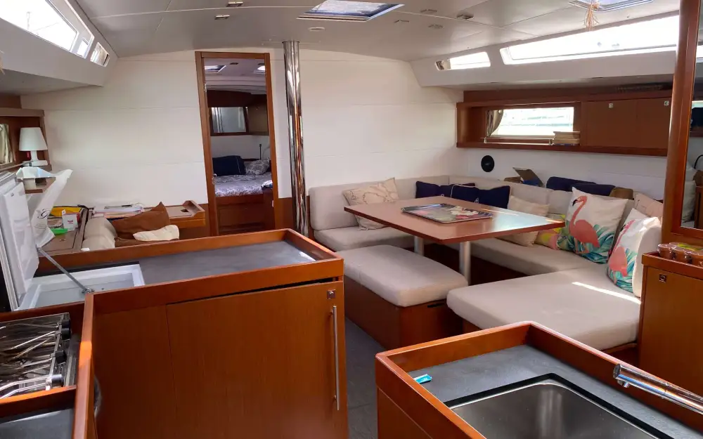slider 3 Beneteau Oceanis 48