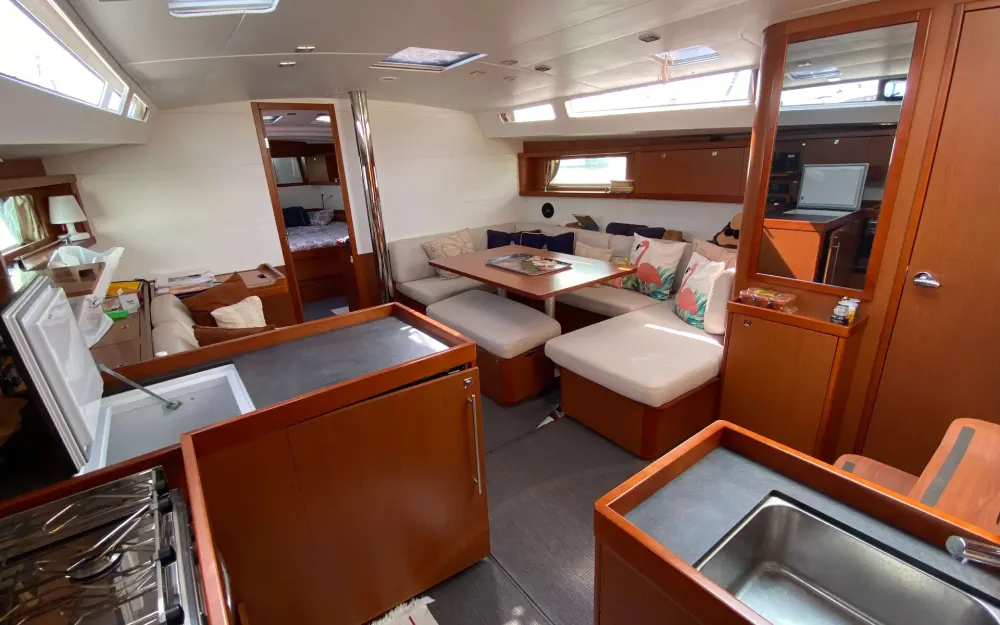 slider 54 Beneteau Oceanis 48