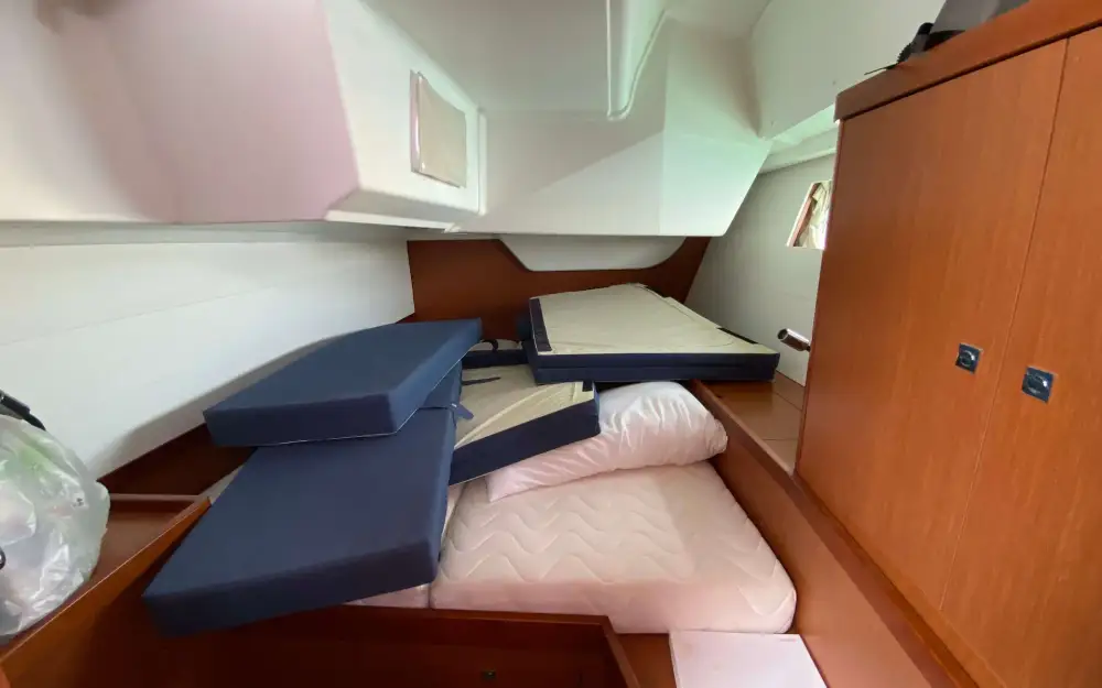 slider 61 Beneteau Oceanis 48