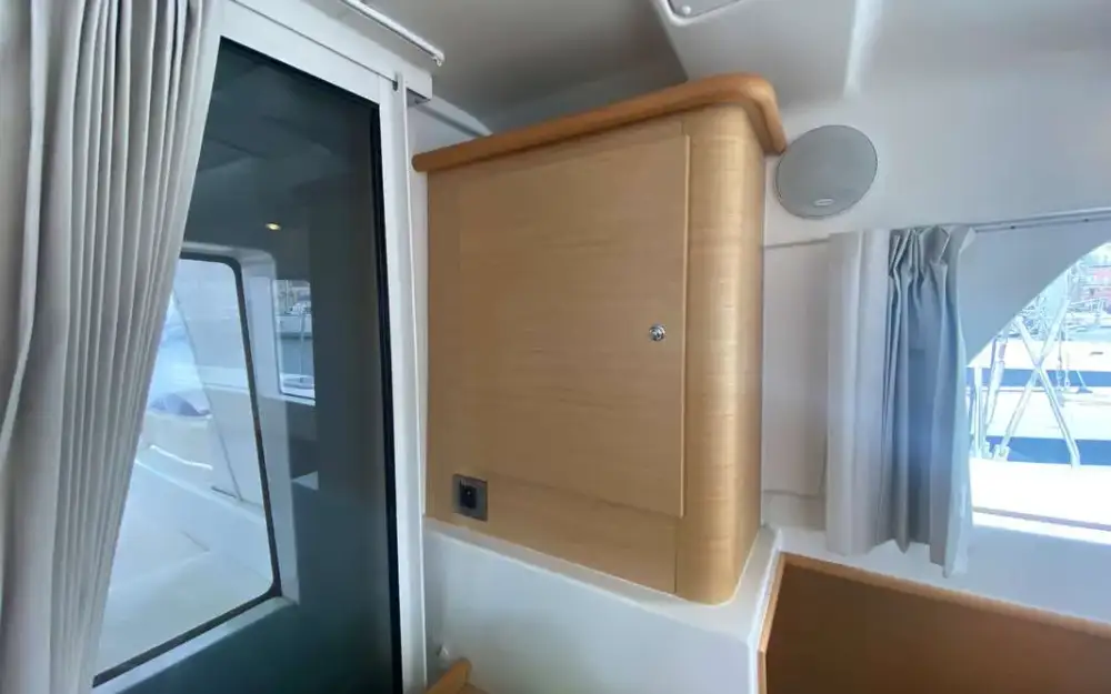 slider 60 Lagoon  440