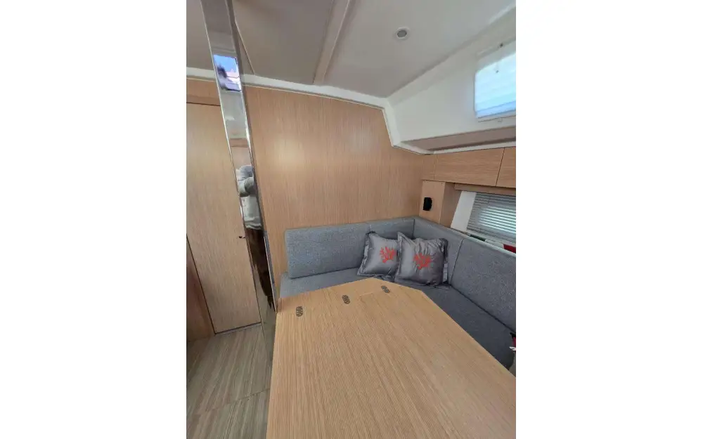 slider 11 Bavaria C42