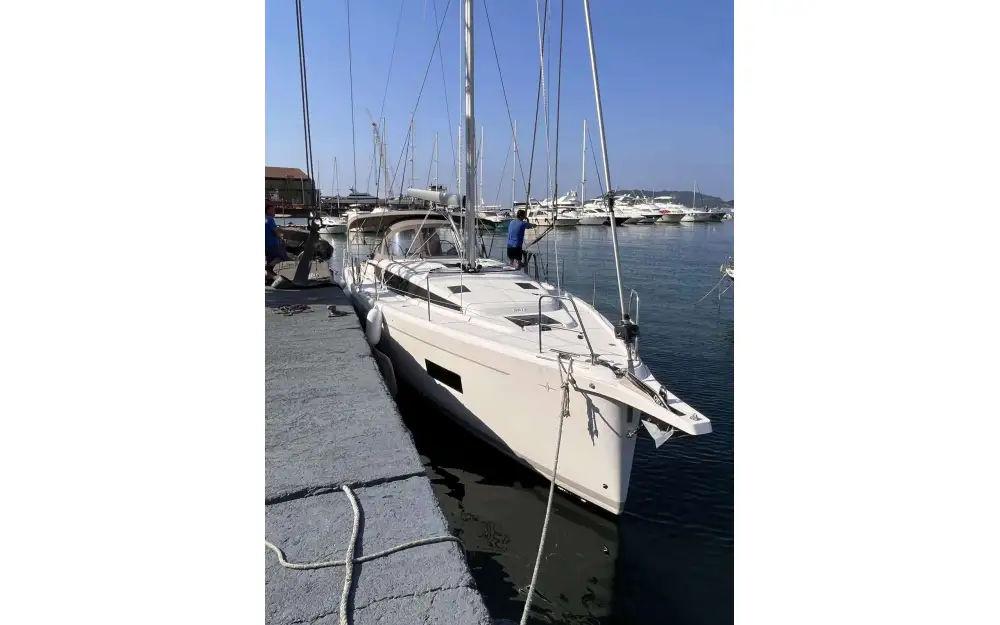 slider 5 Bavaria C42