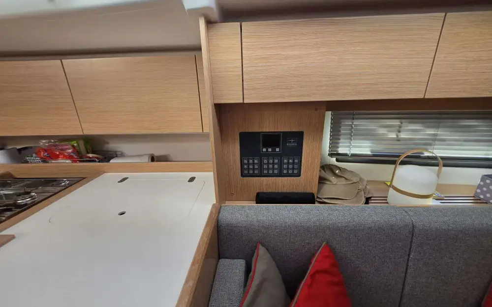 slider 8 Bavaria C42