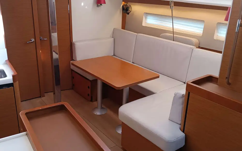 slider 7 Jeanneau Sun Odyssey 440