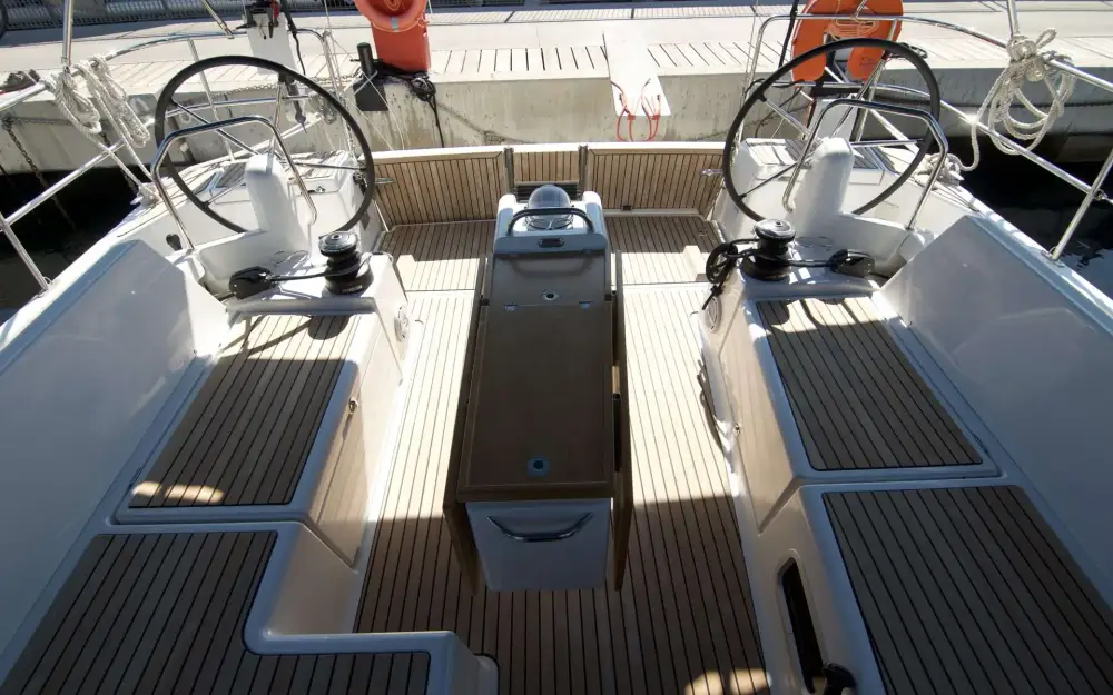 slider 11 Jeanneau Sun Odyssey 440