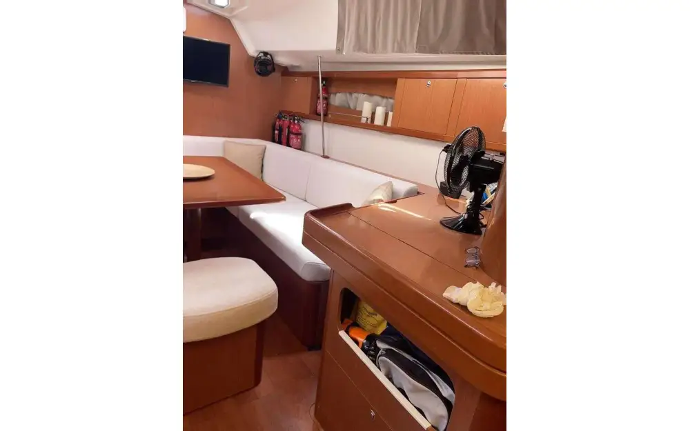 slider 63 Beneteau Oceanis 46
