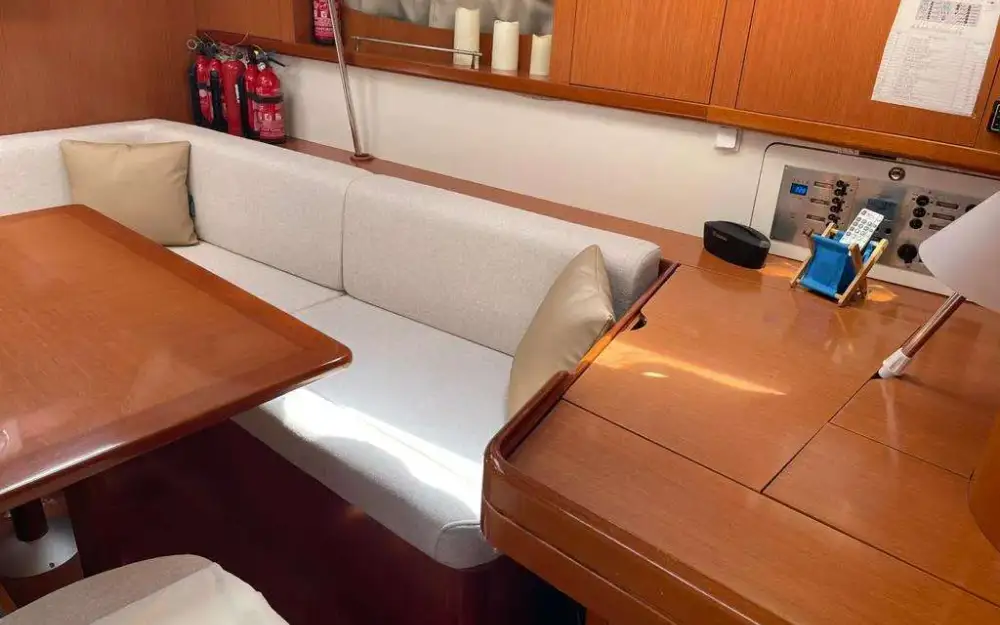 slider 87 Beneteau Oceanis 46