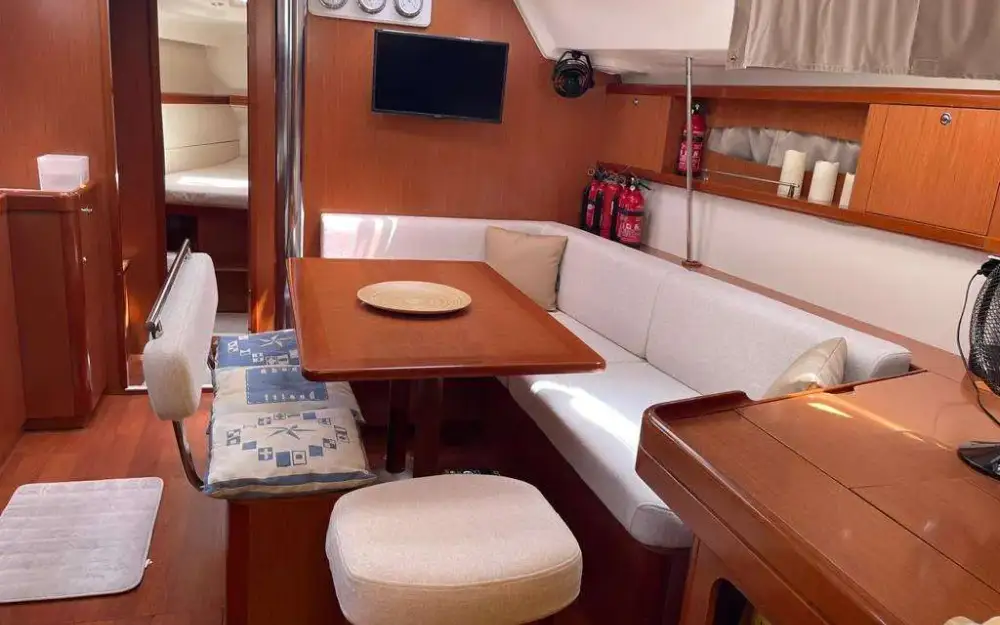 slider 89 Beneteau Oceanis 46