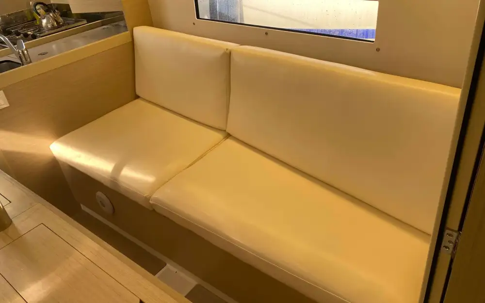 slider 1 Beneteau Oceanis 30.1
