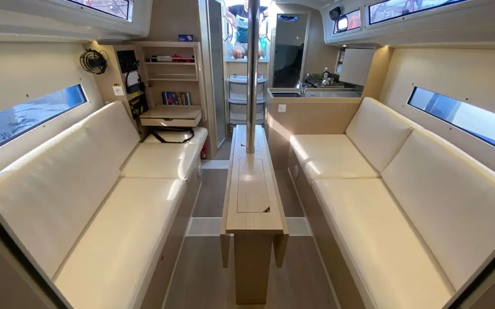 slider 20 Beneteau Oceanis 30.1
