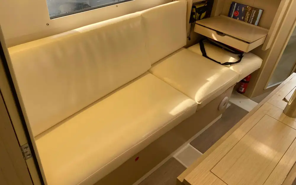slider 21 Beneteau Oceanis 30.1