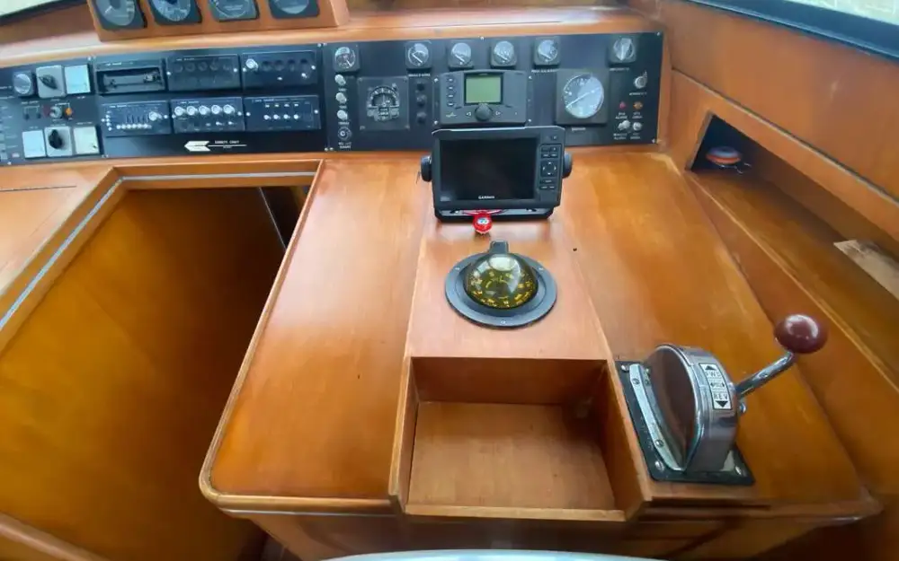 slider 10 Ferretti Altura 42