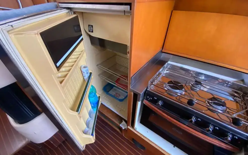 slider 12 Ferretti Altura 42
