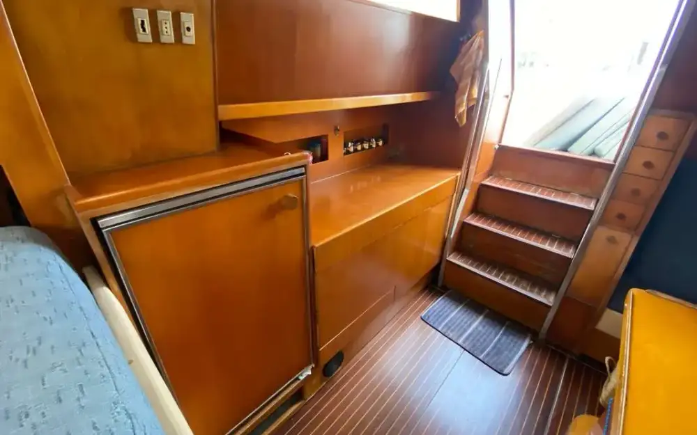 slider 17 Ferretti Altura 42