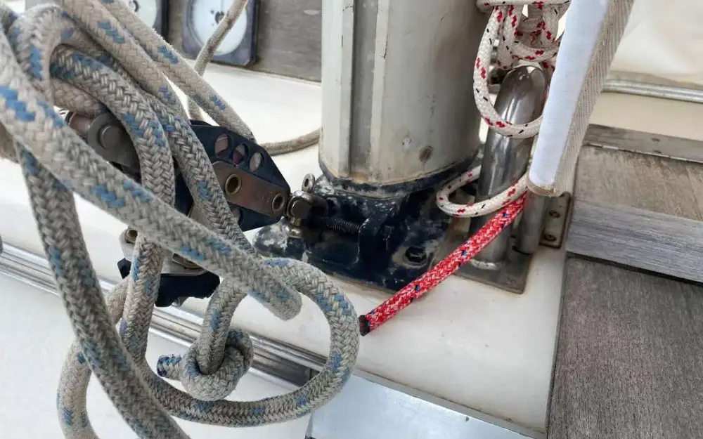 slider 19 Ferretti Altura 42