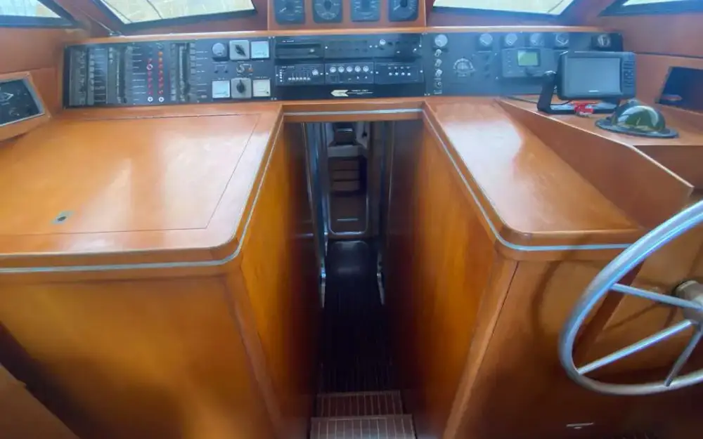 slider 22 Ferretti Altura 42