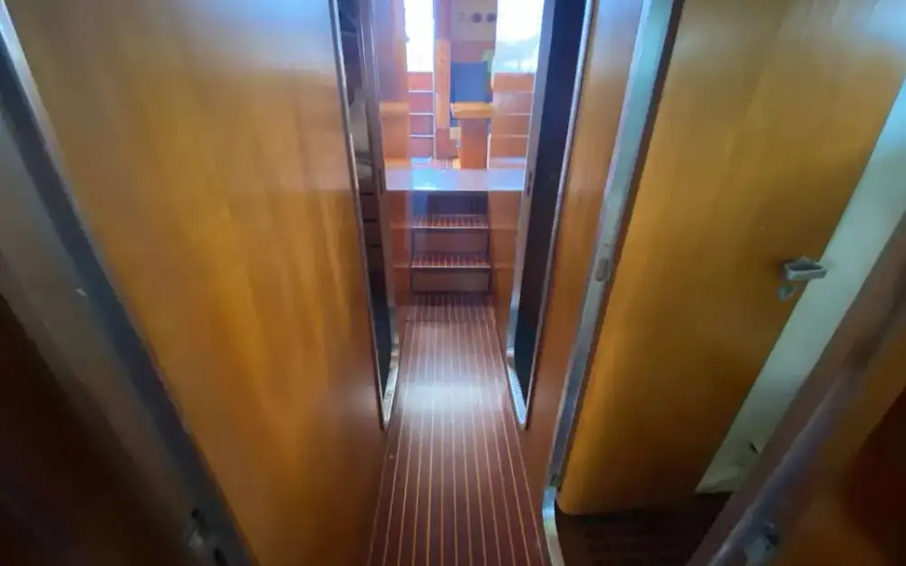 slider 29 Ferretti Altura 42