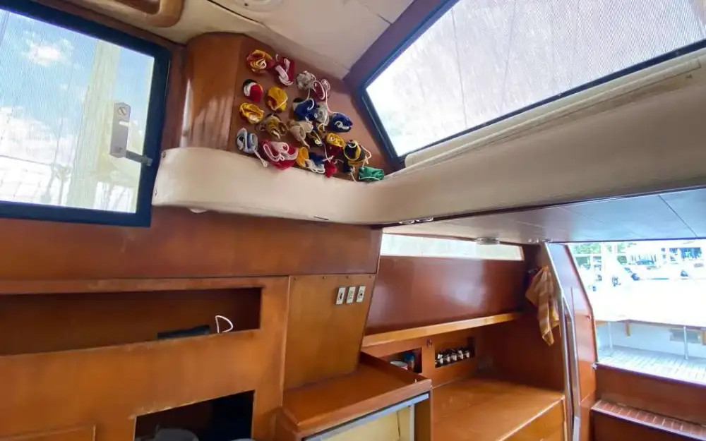 slider 31 Ferretti Altura 42
