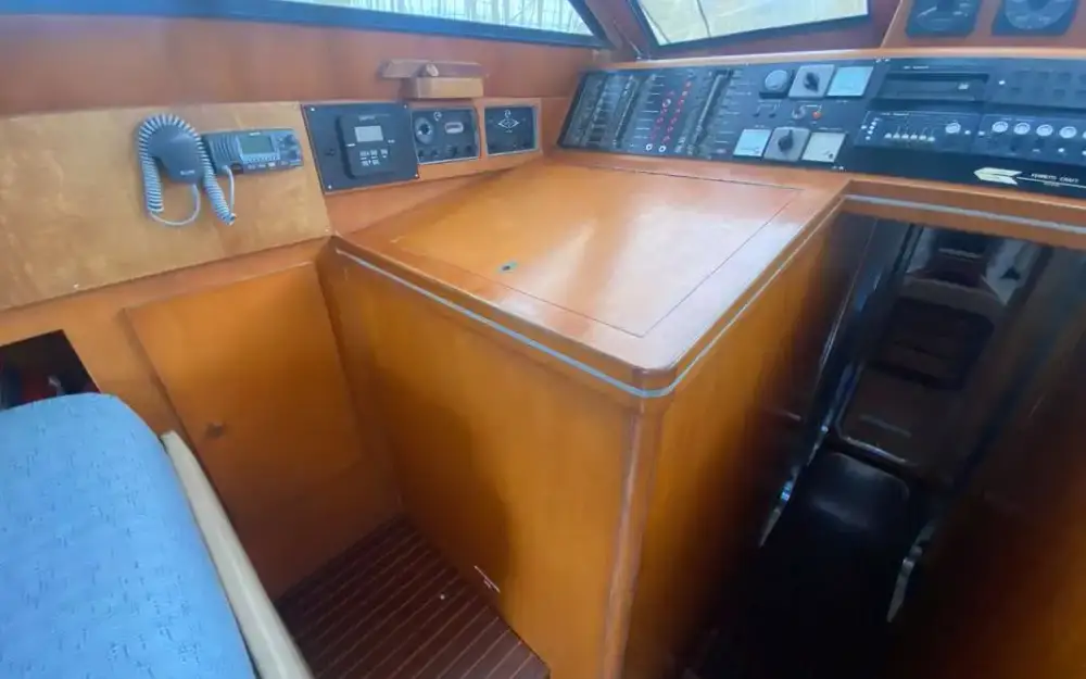 slider 37 Ferretti Altura 42