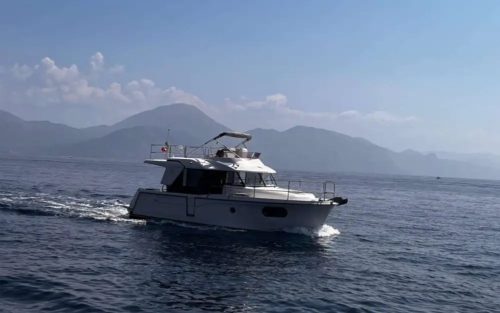 slider 9 Beneteau Swift Trawler 30