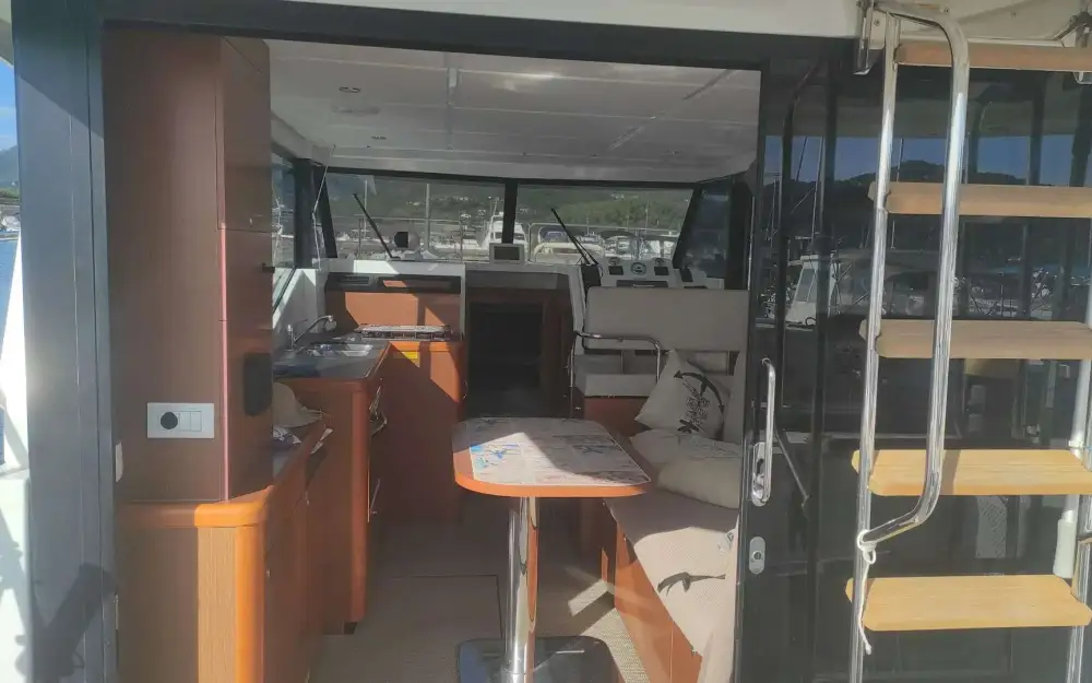 slider 1 Beneteau Swift Trawler 30