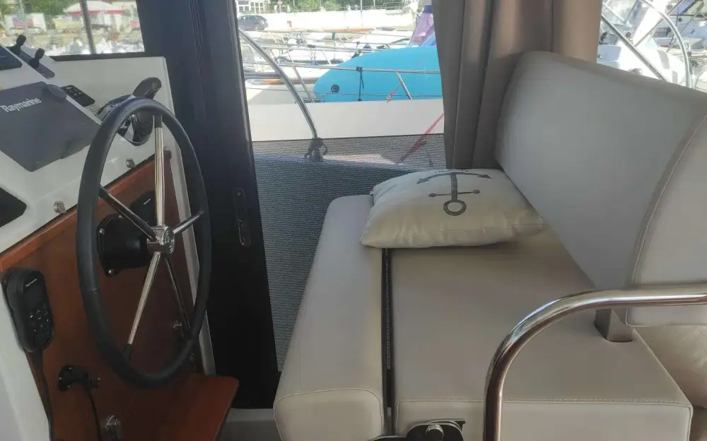 slider 21 Beneteau Swift Trawler 30