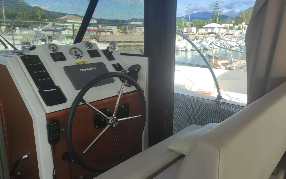 slider 5 Beneteau Swift Trawler 30