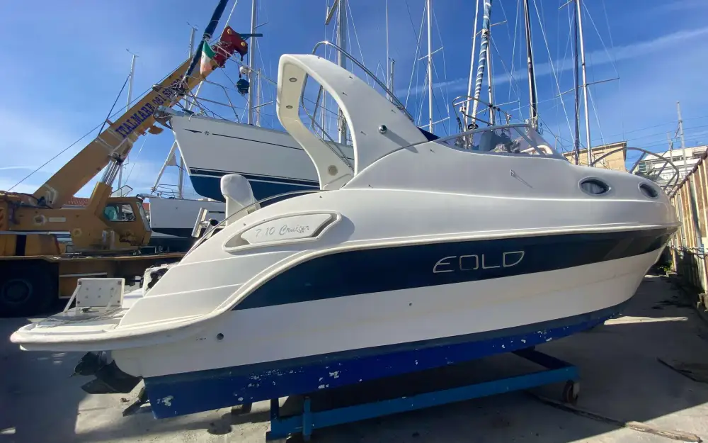 slider 6 Eolo  710 Cruiser