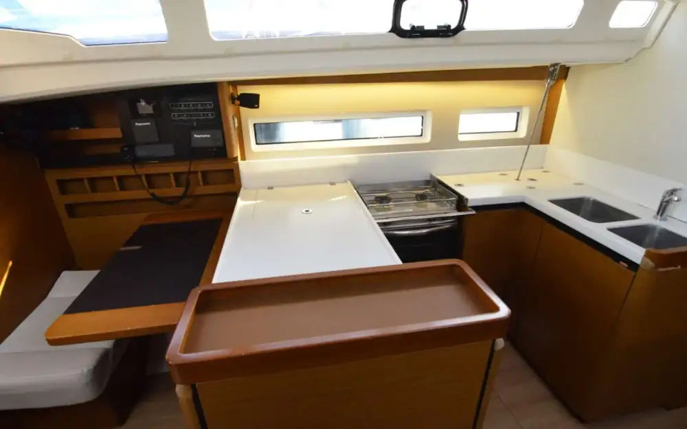 slider 10 Jeanneau Sun Odyssey 440