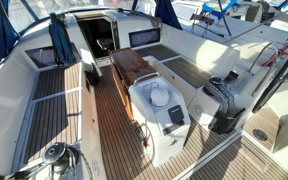 slider 13 Jeanneau Sun Odyssey 440