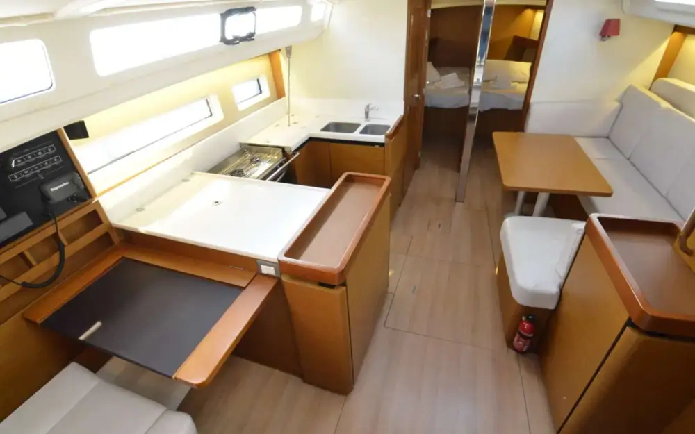 slider 14 Jeanneau Sun Odyssey 440