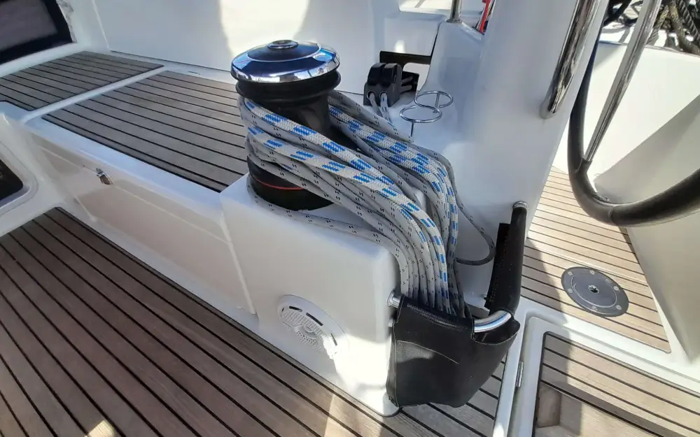 slider 23 Jeanneau Sun Odyssey 440