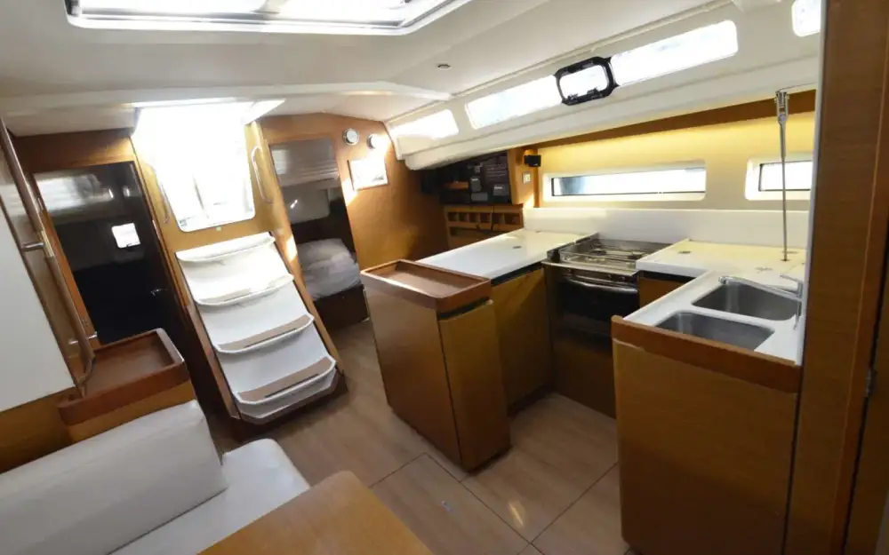 slider 6 Jeanneau Sun Odyssey 440