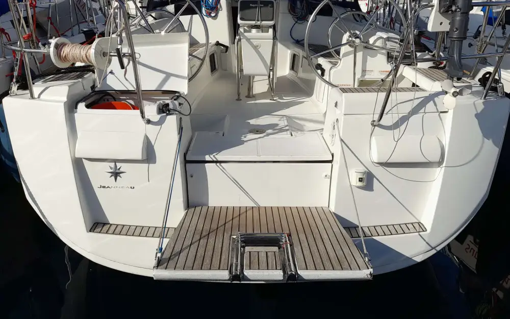 slider 0 Jeanneau Sun Odyssey 409