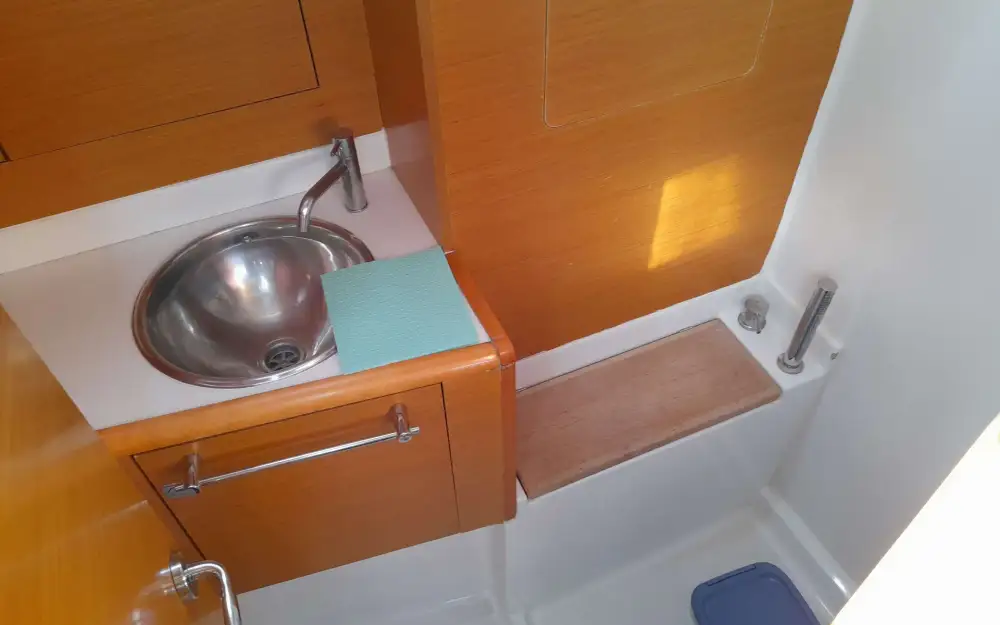 slider 19 Jeanneau Sun Odyssey 409