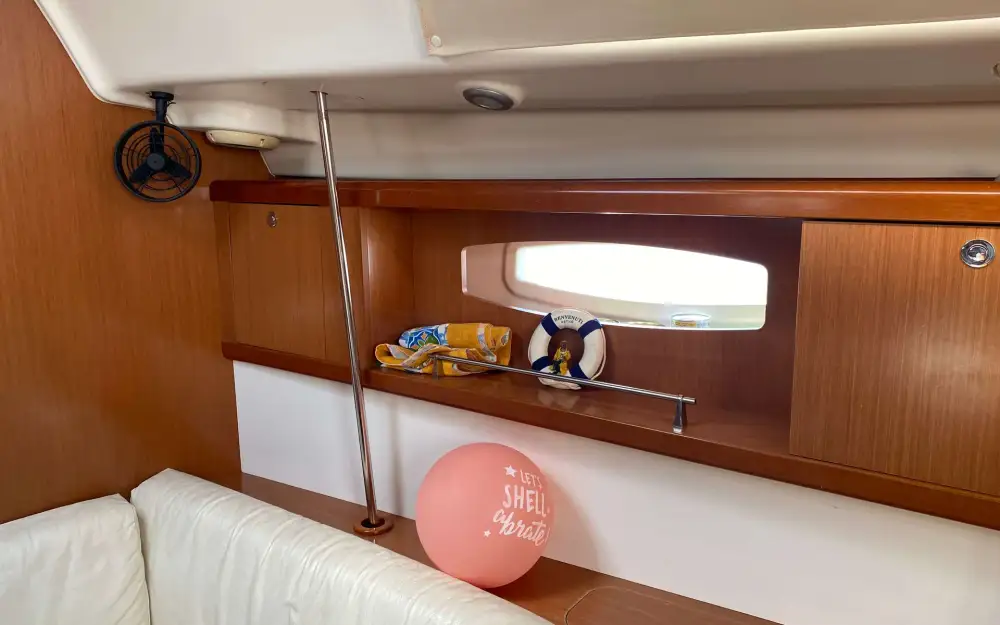 slider 9 Beneteau Oceanis 43