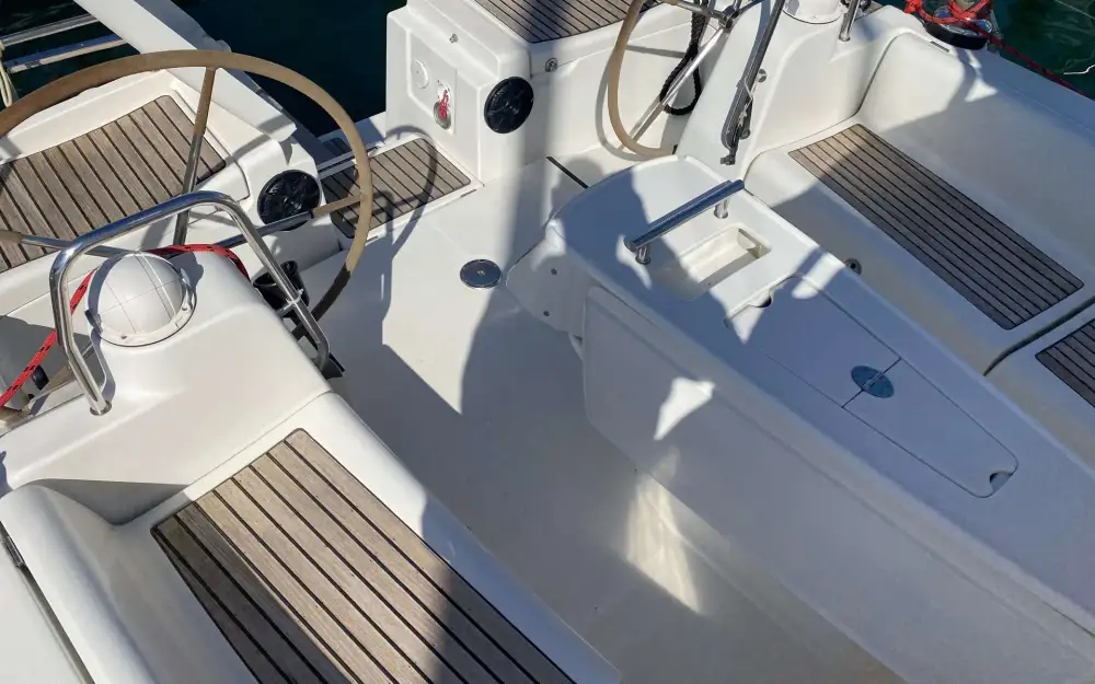 slider 30 Beneteau Oceanis 43
