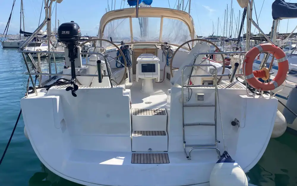 slider 32 Beneteau Oceanis 43