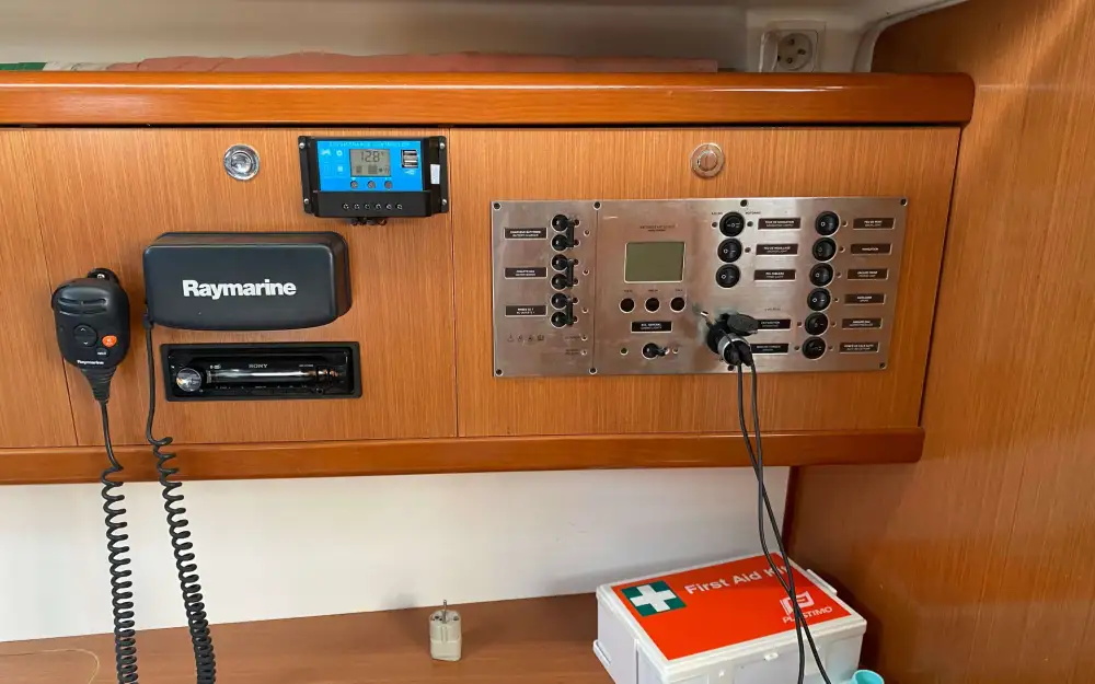 slider 4 Beneteau Oceanis 43